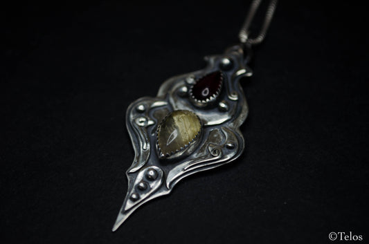 Sterling Silver Elven Garnet necklace