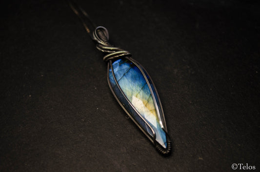 Sterling Silver Blue Labradorite necklace